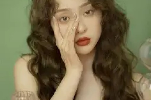 娱乐圈爆红真相揭秘：字母女星讨好网红王安宇插足刘学义升咖搭上杨幂朱正廷新恋情被曝光